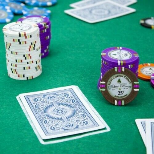 Umbra Bluff Poker Set